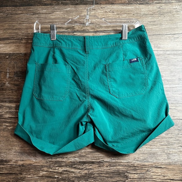 The North Face Emerald Cargo Shorts Relaxed Fit - Picture 6 of 6